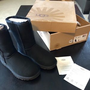 Brand new size 6 UGG boots